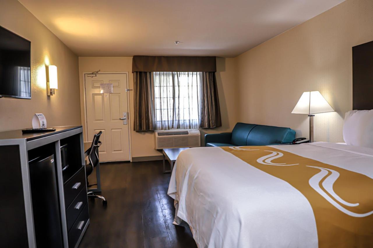 Quality Inn & Suites Camarillo-Oxnard Exterior foto