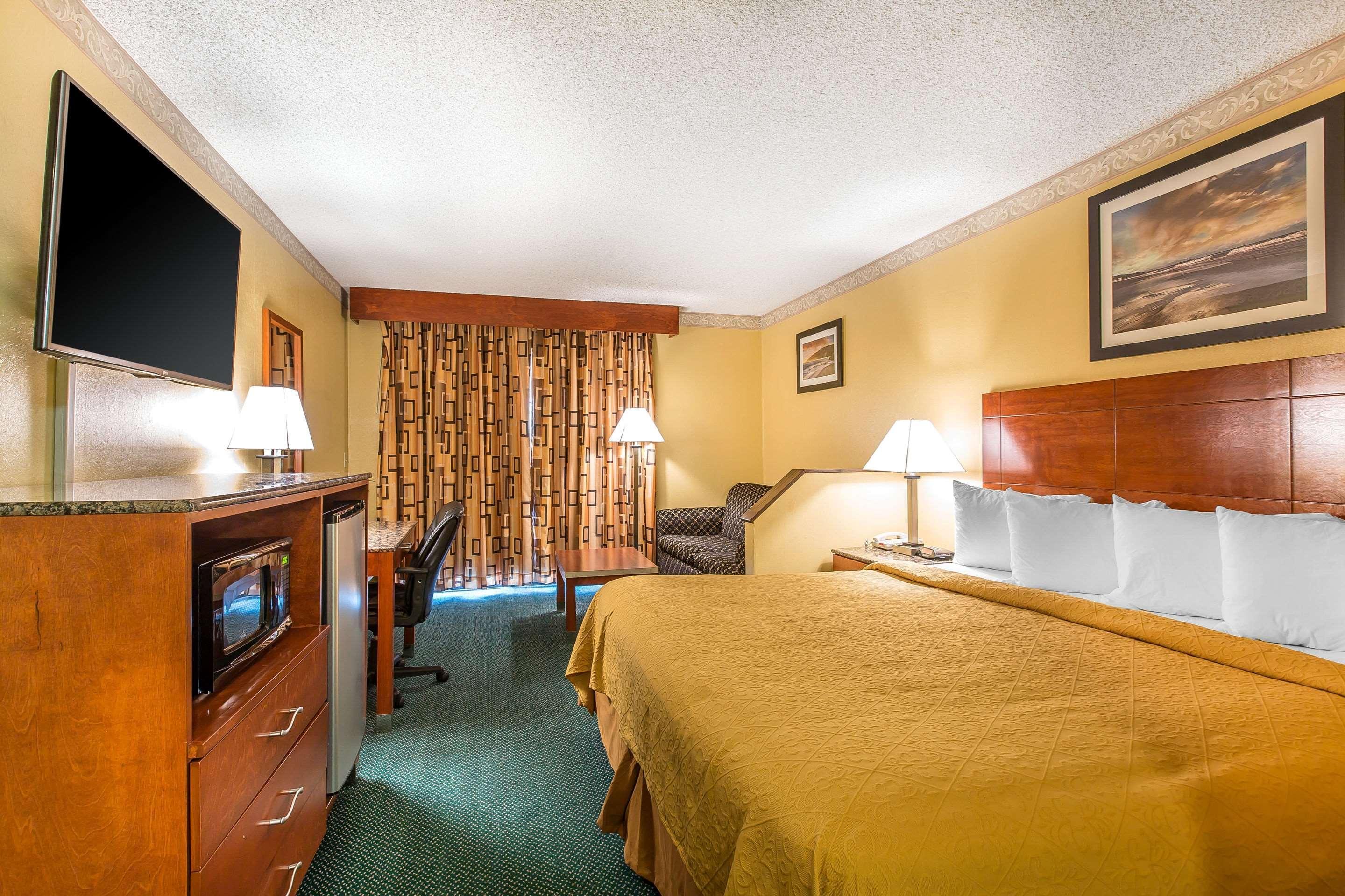Quality Inn & Suites Camarillo-Oxnard Exterior foto