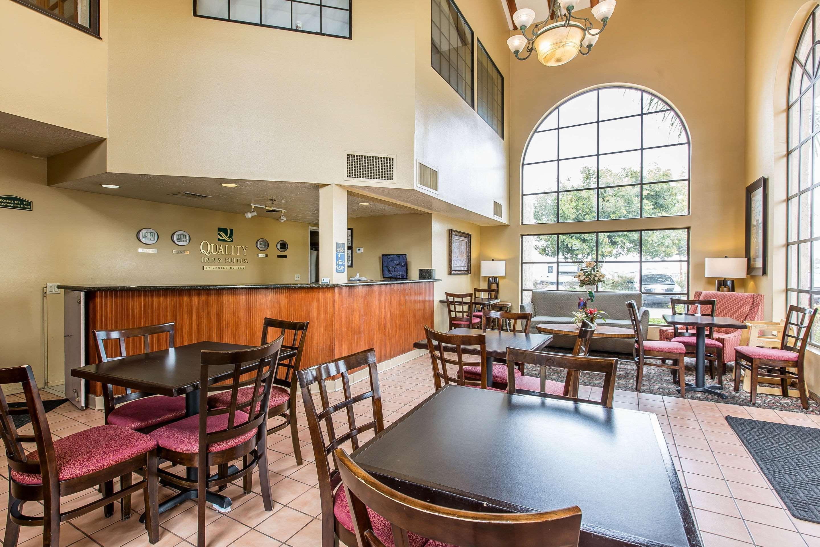 Quality Inn & Suites Camarillo-Oxnard Exterior foto
