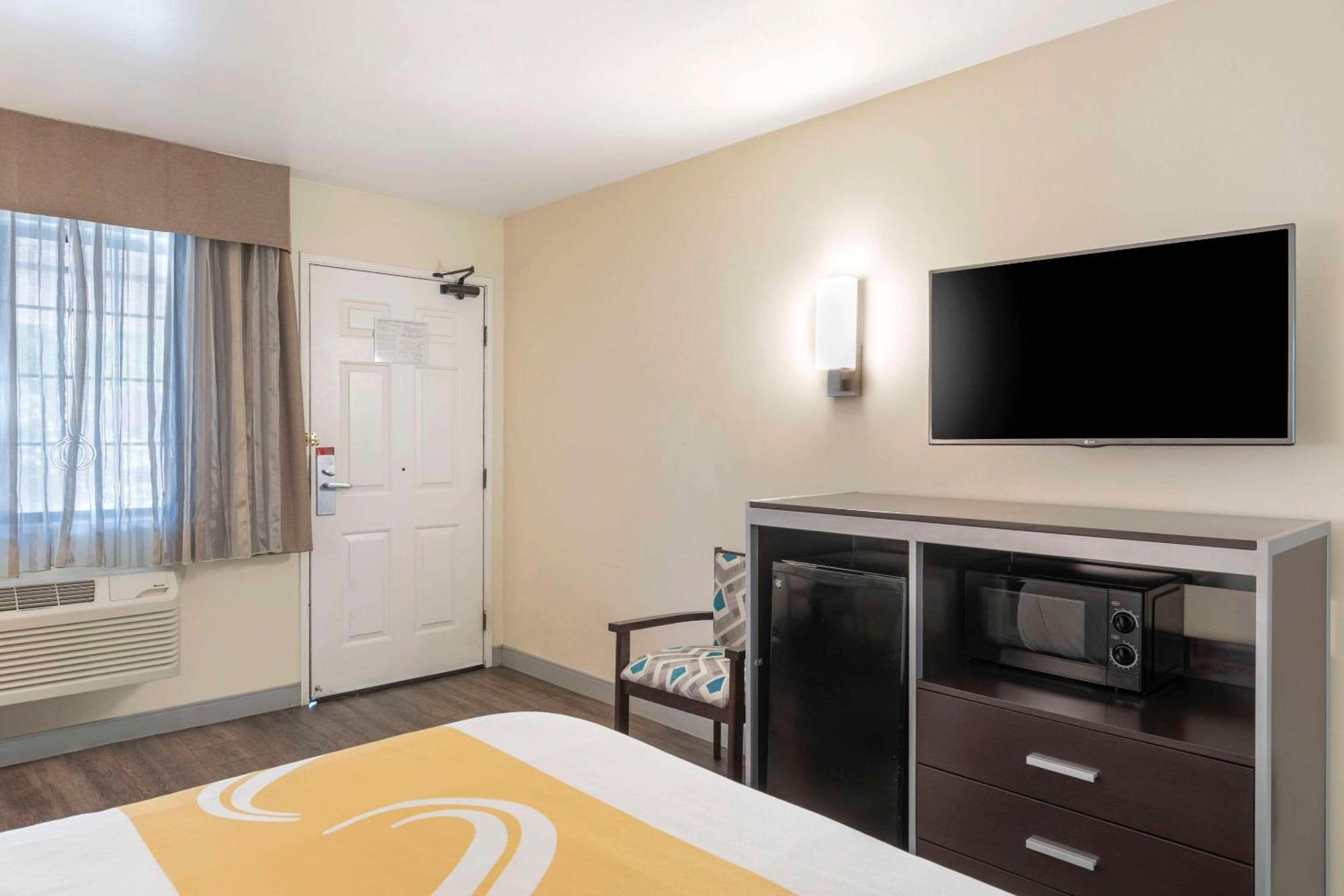 Quality Inn & Suites Camarillo-Oxnard Exterior foto