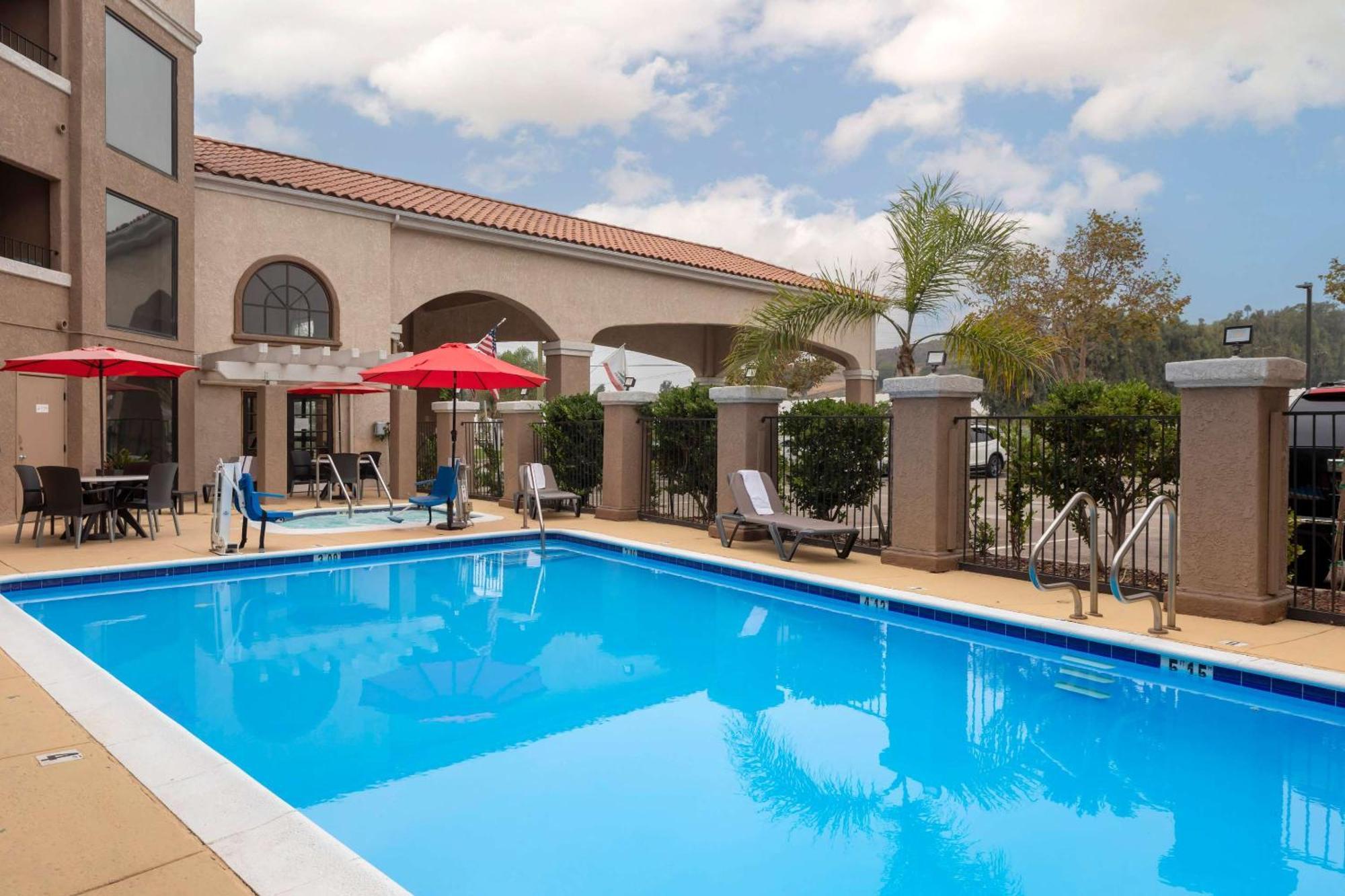Quality Inn & Suites Camarillo-Oxnard Exterior foto