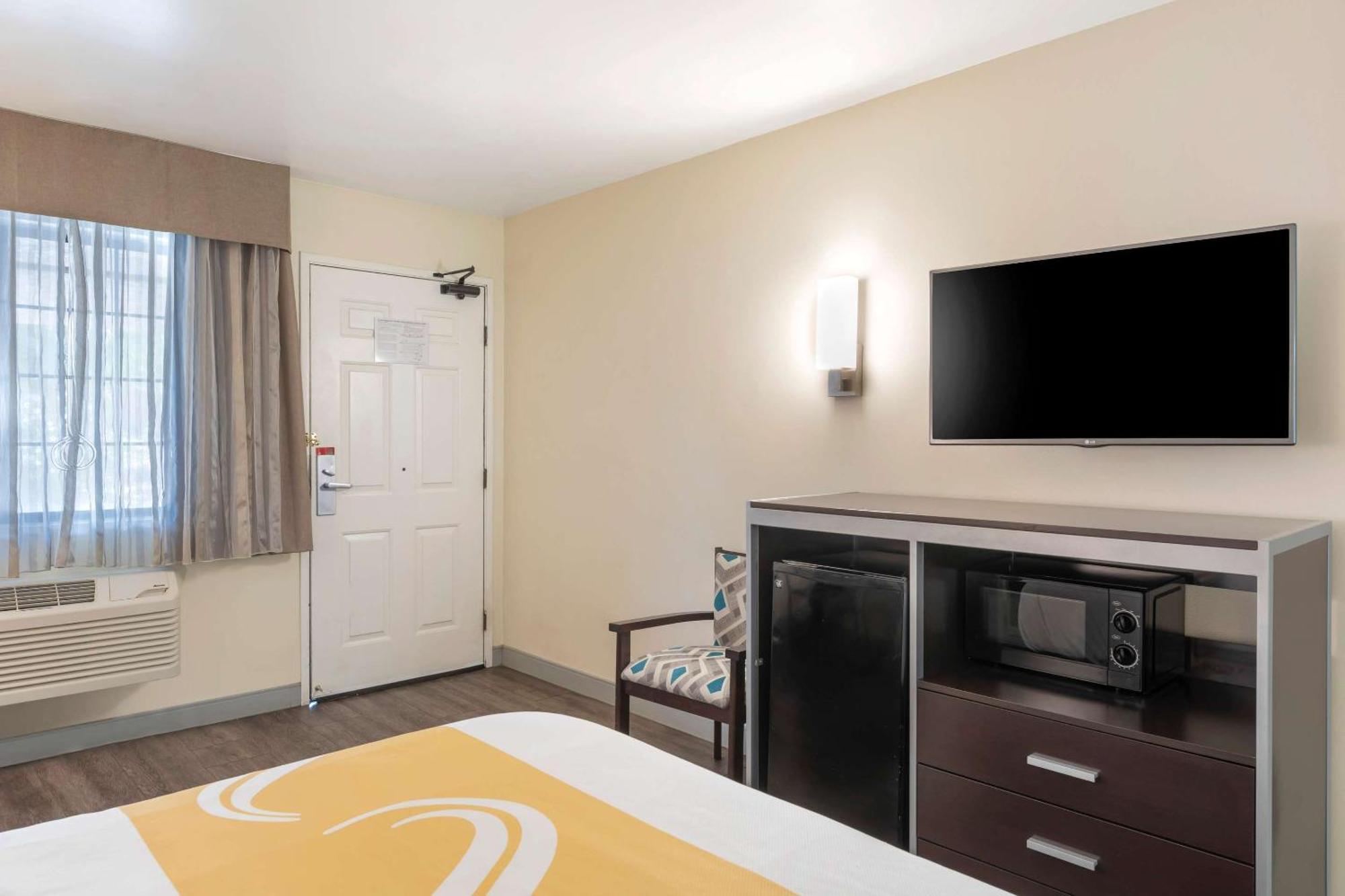 Quality Inn & Suites Camarillo-Oxnard Exterior foto