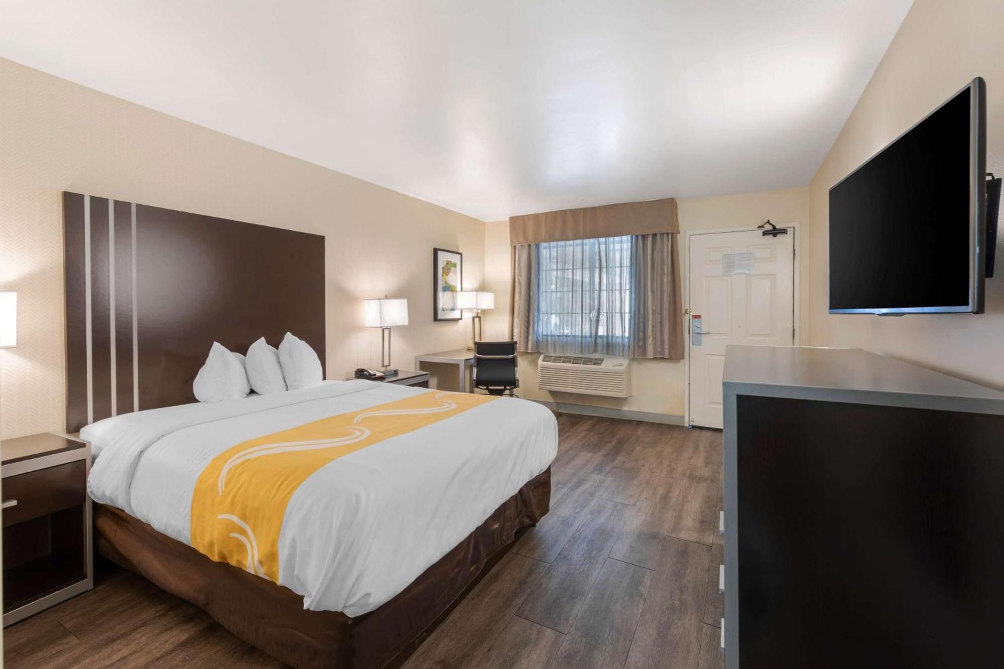 Quality Inn & Suites Camarillo-Oxnard Exterior foto